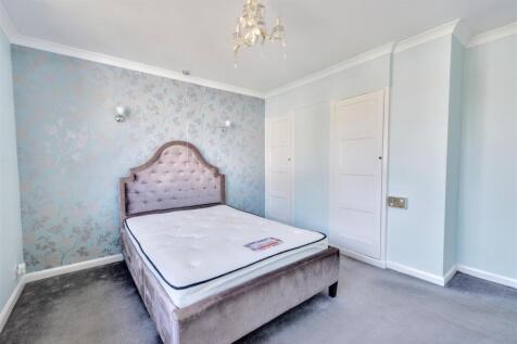 Bedroom 1_2.jpeg
