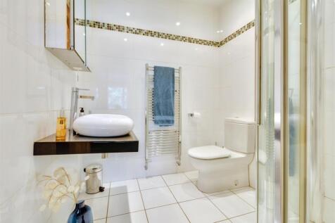 Ensuite.jpeg