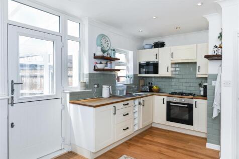 108meadowrd-3.jpg