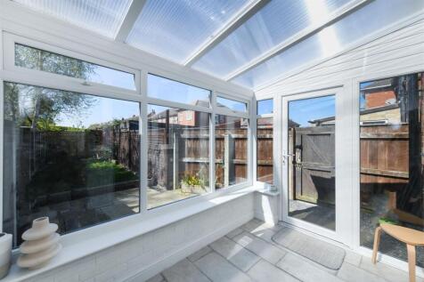 108meadowrd-1.jpg