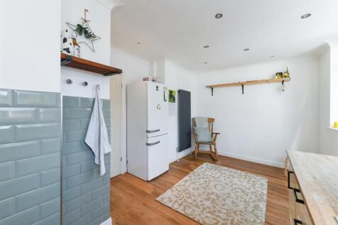 108meadowrd-8.jpg