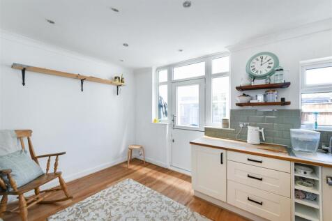 108meadowrd-9.jpg
