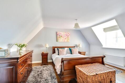 Bedroom 1_2.jpeg