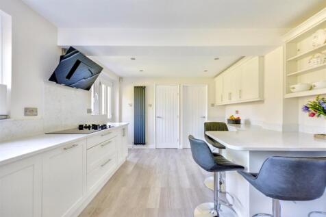 Kitchen_2.jpeg