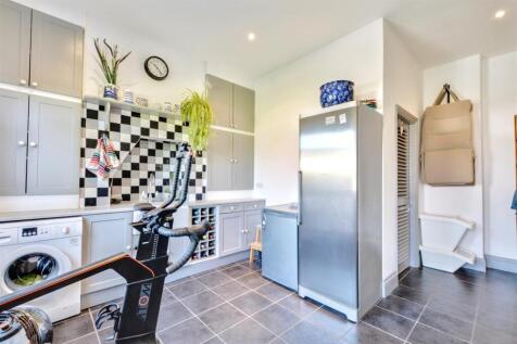 Utility Room_2.jpeg