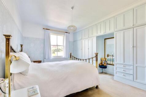 Bedroom 1_2.jpeg