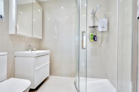 Ensuite.jpeg