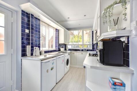 Kitchen_1.jpeg