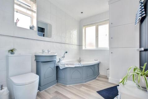 Bathroom.jpeg