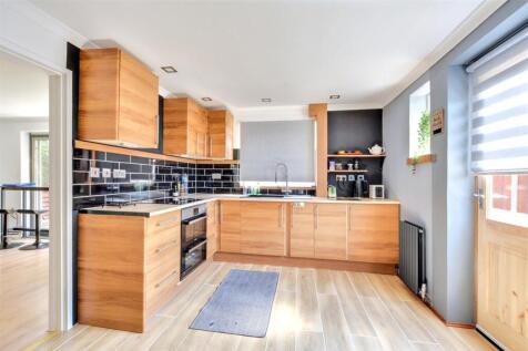 Kitchen_2.jpeg