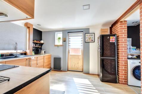 Kitchen_1.jpeg