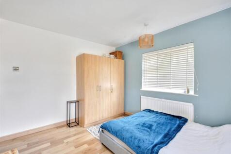 Bedroom 1_2.jpeg
