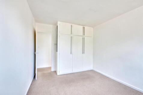 Bedroom 1_2.jpeg