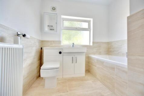 Bathroom_2.jpeg