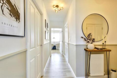 Hallway_.jpeg