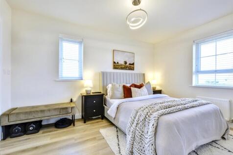 Bedroom 1_1.jpeg