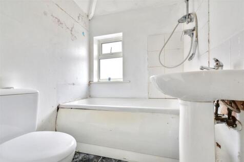 Bathroom_2.jpeg