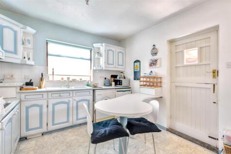 Kitchen_1.jpeg