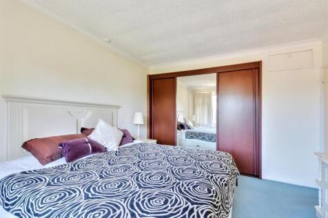 Bedroom 1_2.jpeg