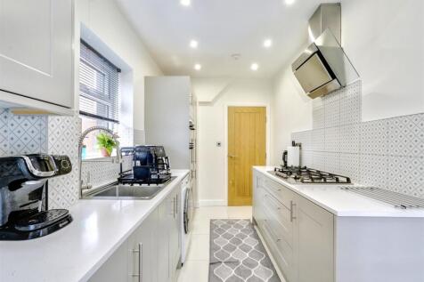 Kitchen 1_2.jpeg