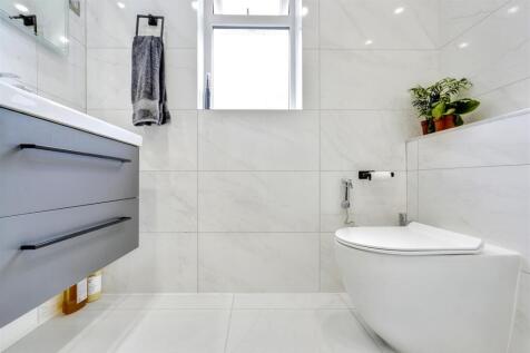 Shower Room 1_3.jpeg