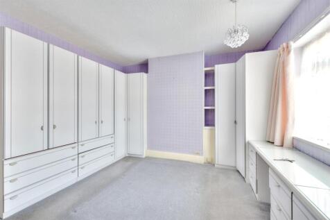 Bedroom 1_2.jpeg