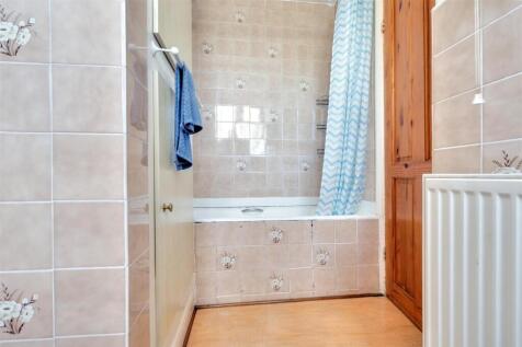 Bathroom_2.jpeg