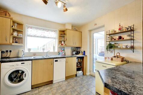 Kitchen_1.jpeg