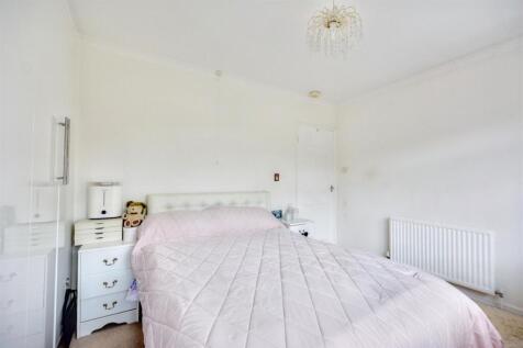 Bedroom 1_2.jpeg