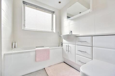 Bathroom_1.jpeg