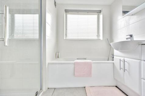 Bathroom_2.jpeg