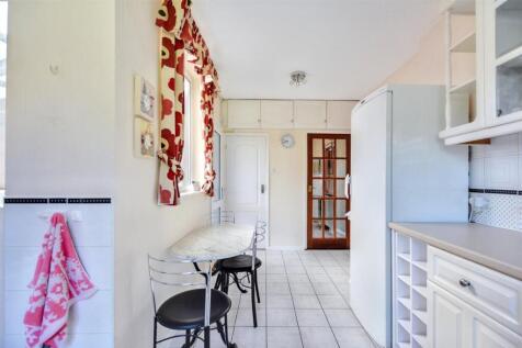 Kitchen_3.jpeg