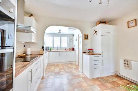 Kitchen_4.jpeg