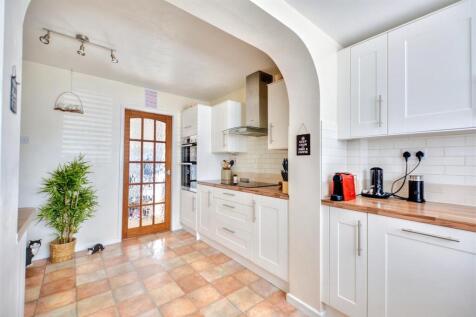 Kitchen_2.jpeg