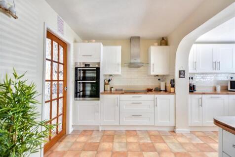 Kitchen_3.jpeg