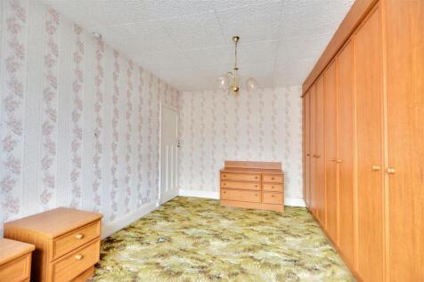 Bedroom 1_2.jpeg
