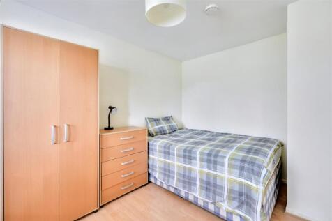 Bedroom 1_2.jpeg