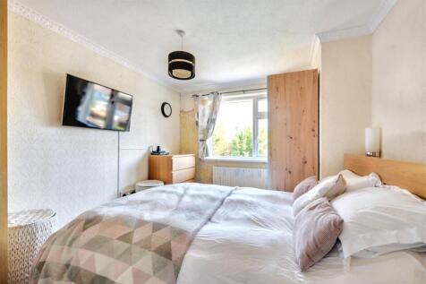 Bedroom 1_1.jpeg