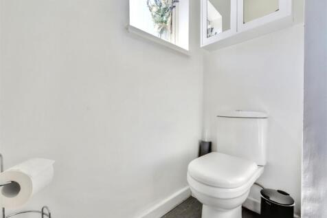 Bathroom_3.jpeg
