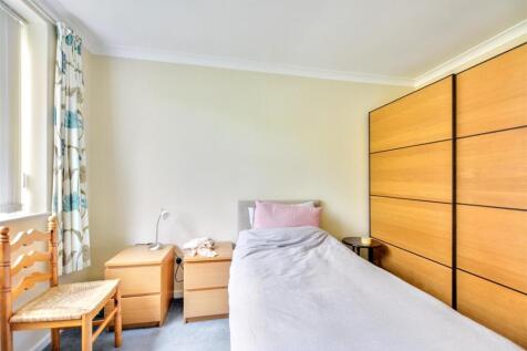 Bedroom 1_2.jpeg