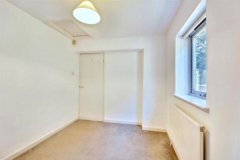 Ground Floor Bedroom 2_2.jpeg