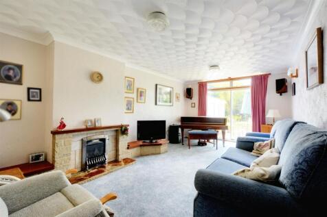 Living Room_1.jpeg