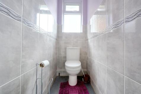 Upstairs WC.jpeg