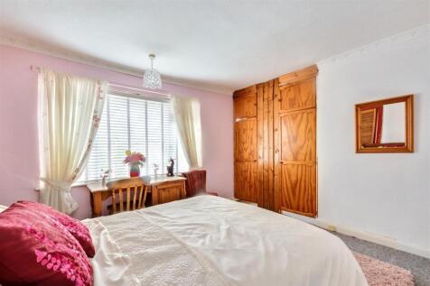 Bedroom 1_2.jpeg