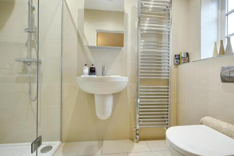 Bedroom 2 Ensuite.jpeg