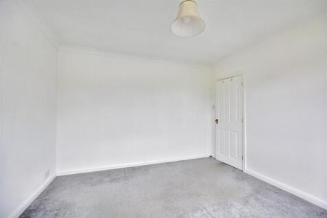 Bedroom 1_2.jpeg