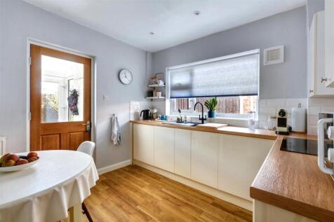 Kitchen_2.jpeg