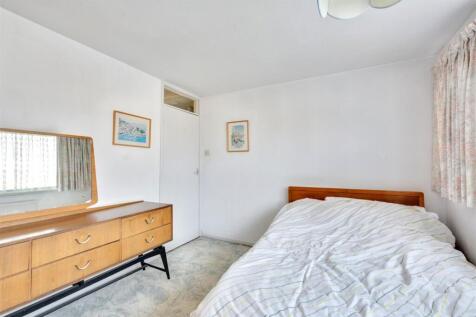Bedroom 1_2.jpeg