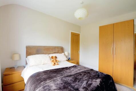 Bedroom 1_2.jpeg
