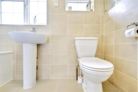 Bathroom 1_3.jpeg